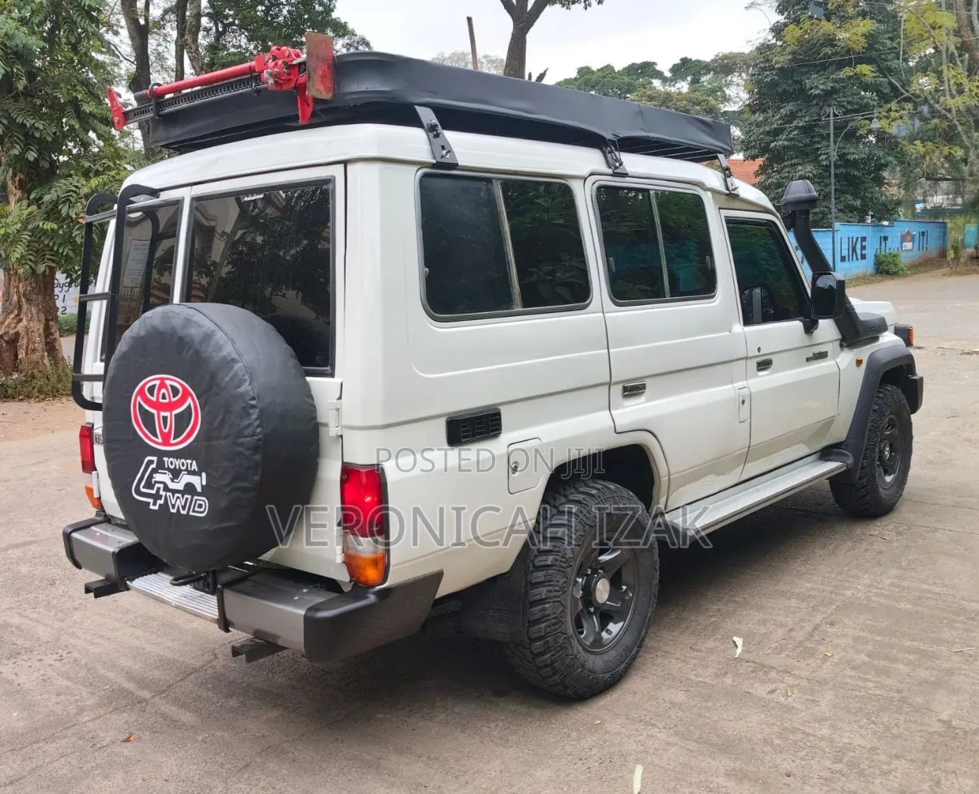 Toyota Land Cruiser 2013 White