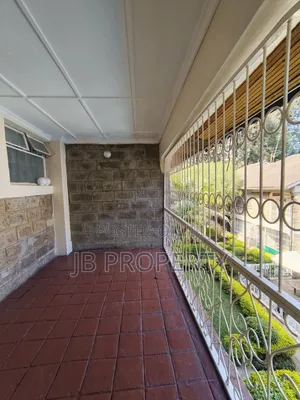 3bdrm Maisonette in Executive 3-Bedroom, Hurlingham for rent