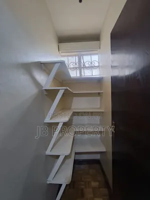 3bdrm Maisonette in Executive 3-Bedroom, Hurlingham for rent
