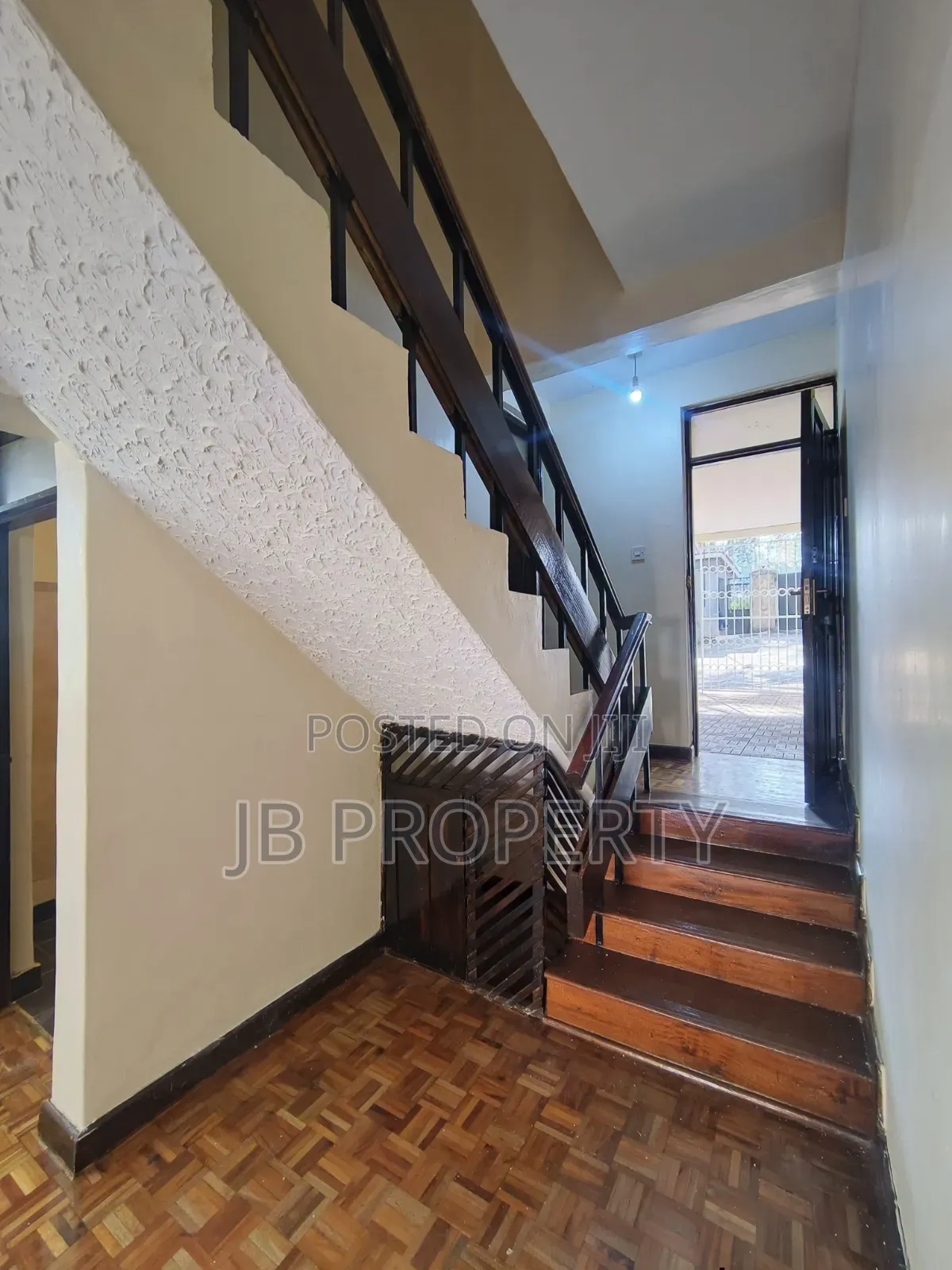 3bdrm Maisonette in Executive 3-Bedroom, Hurlingham for rent