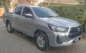 Toyota Hilux 2020 Silver