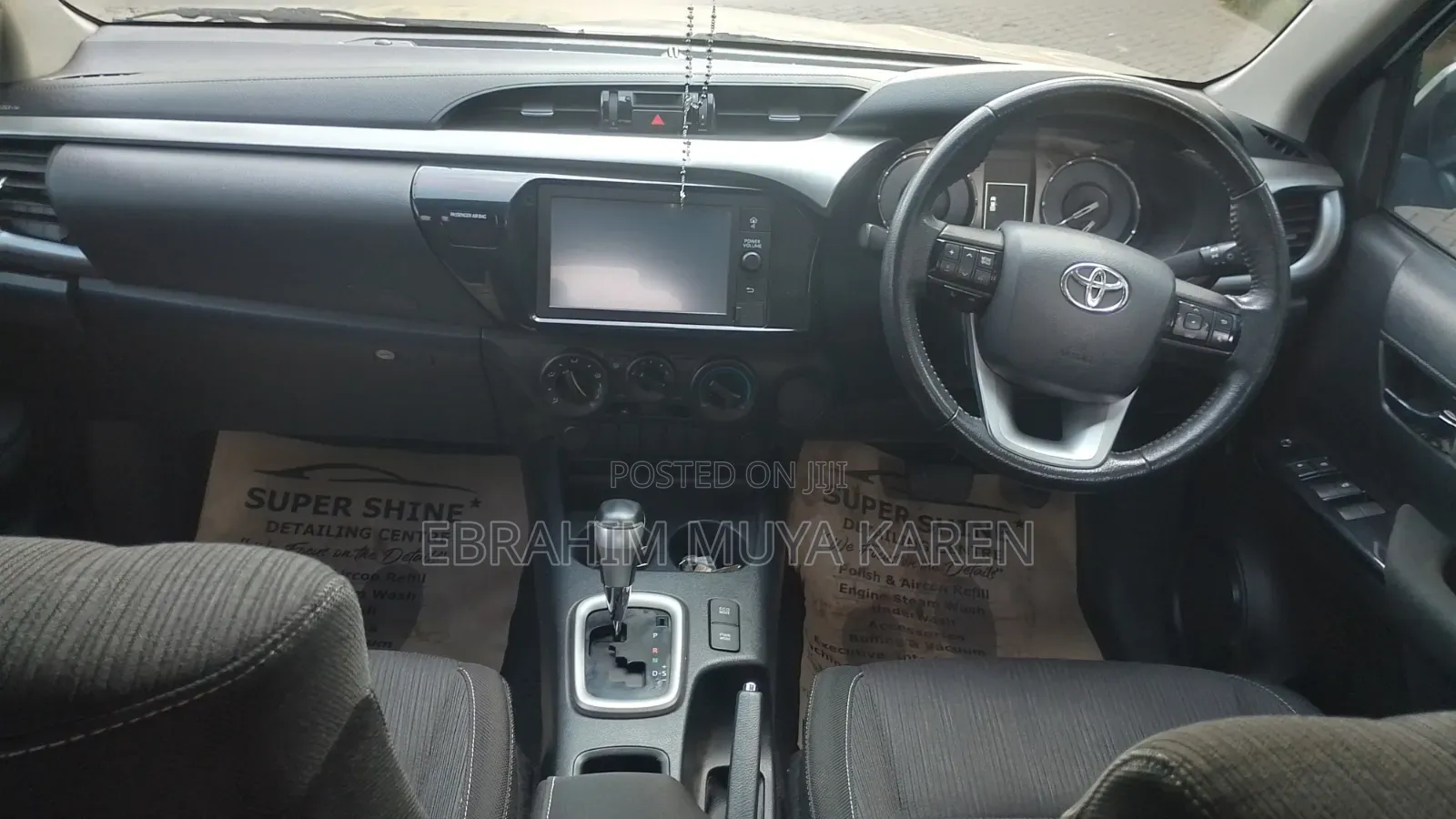 Toyota Hilux 2020 Silver