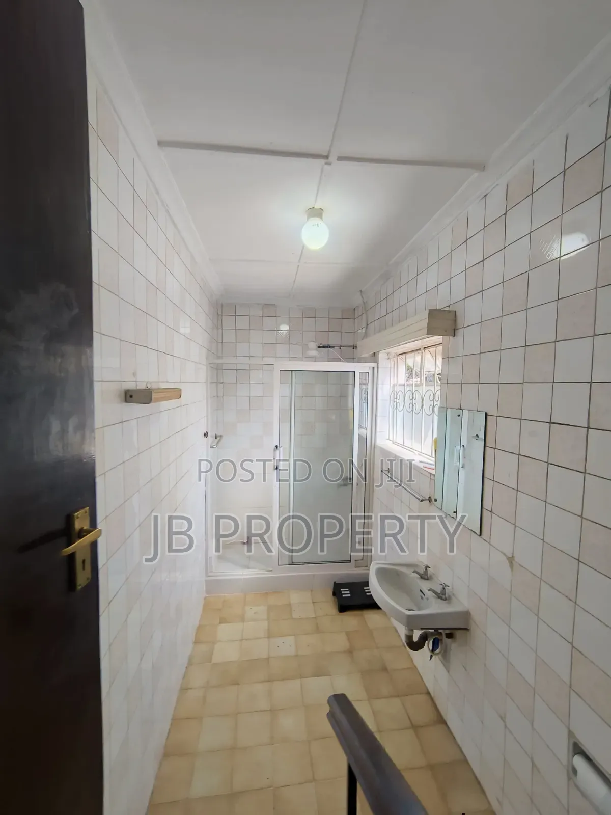 3bdrm Maisonette in Executive 3-Bedroom, Hurlingham for rent