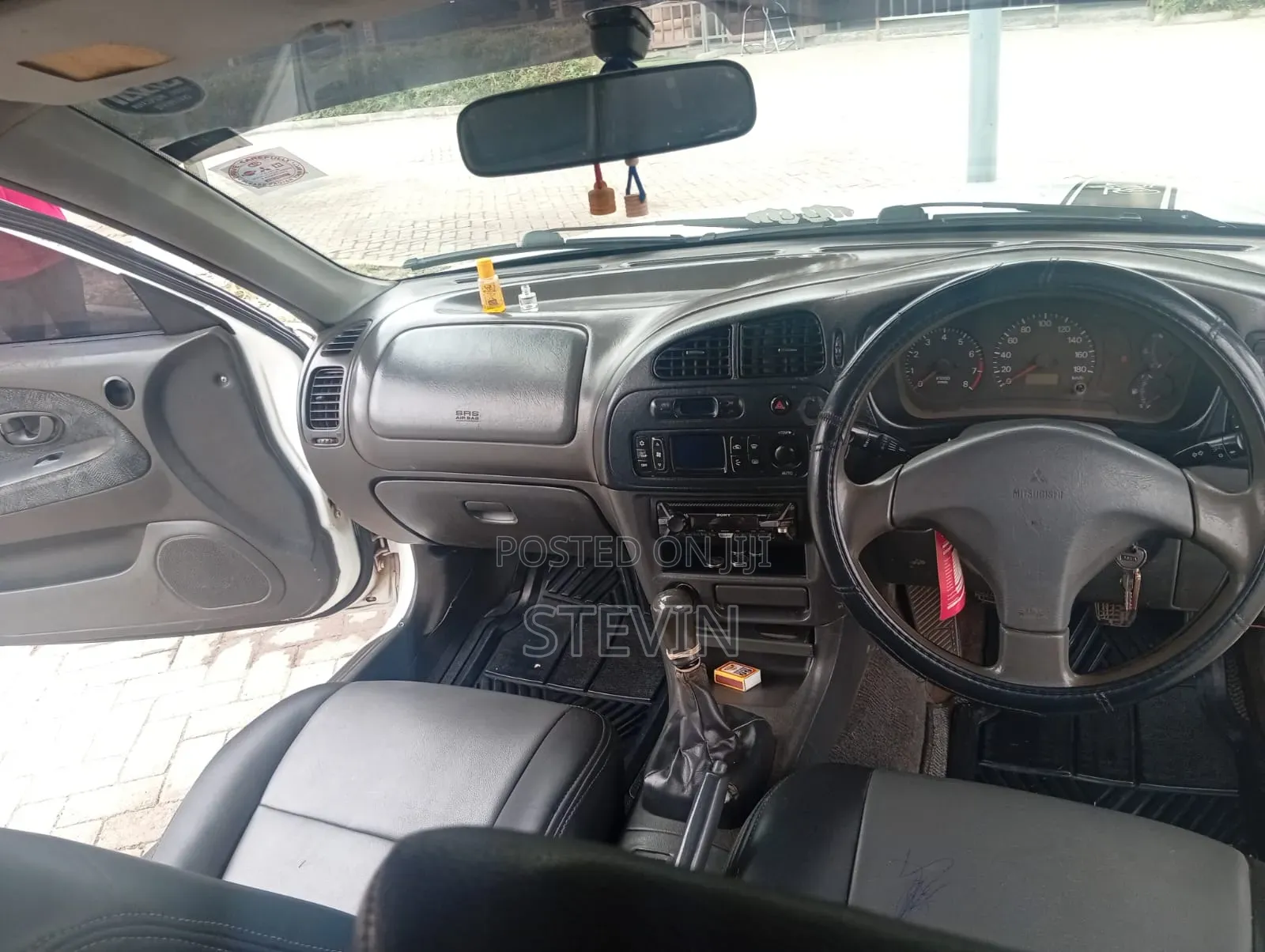 Mitsubishi Lancer 1999 White