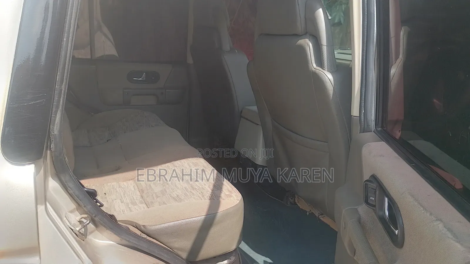 Land Rover Discovery 2003 Gold