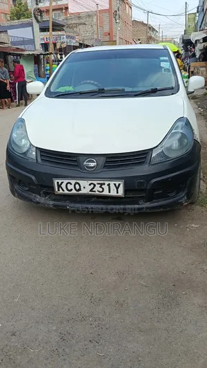 Nissan Advan 2011 White