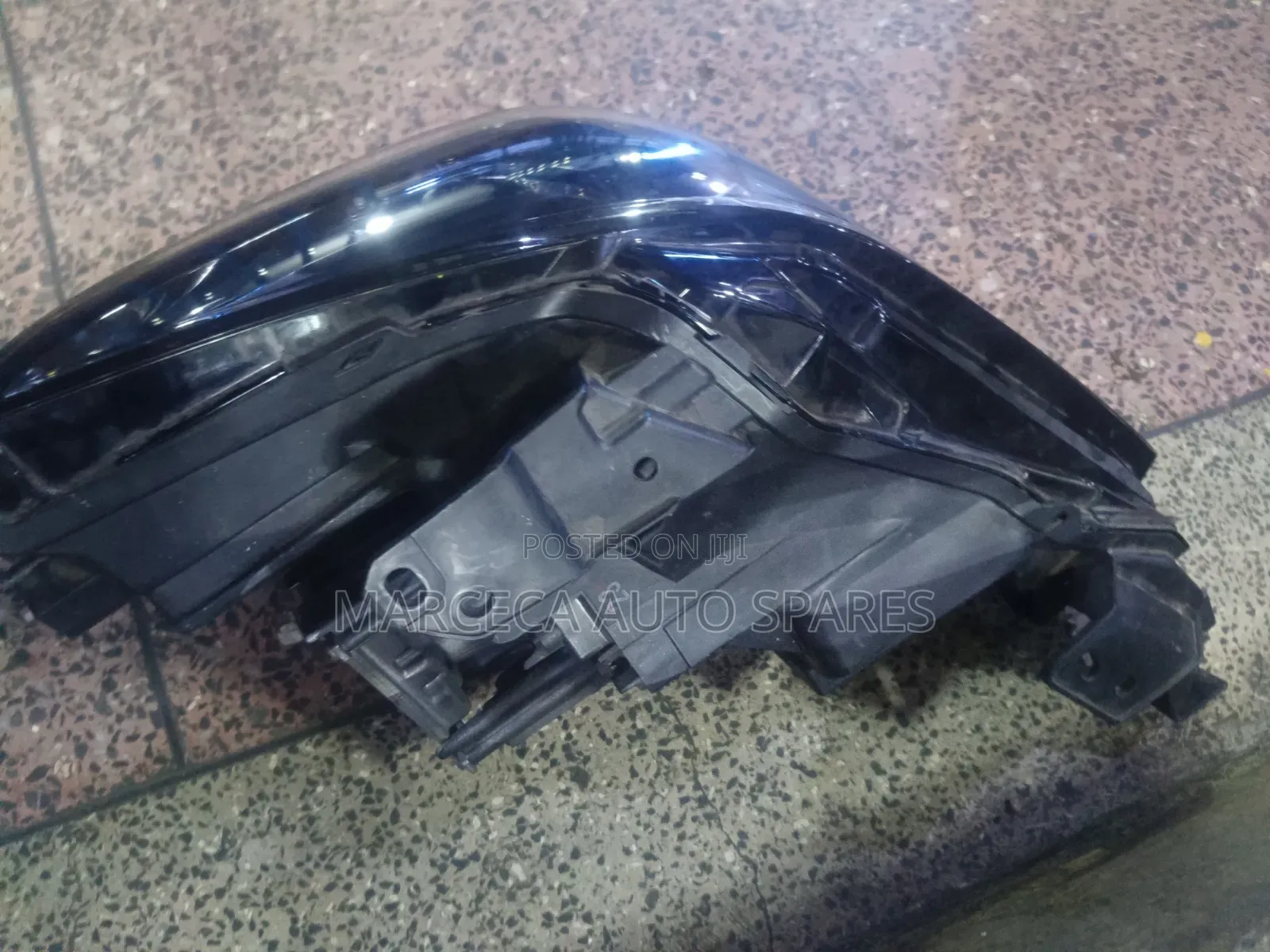 Headlight Mazda 3 Axela 2020.