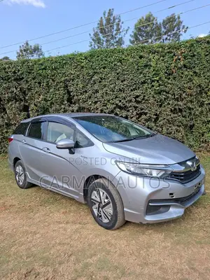 Honda Shuttle 1.5 G 2WD 2016 Silver