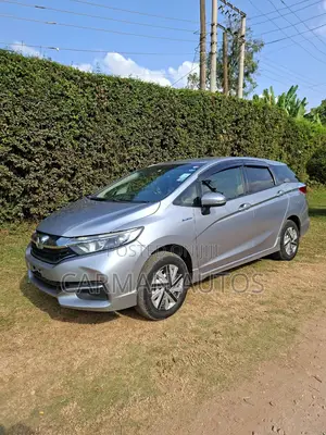 Honda Shuttle 1.5 G 2WD 2016 Silver