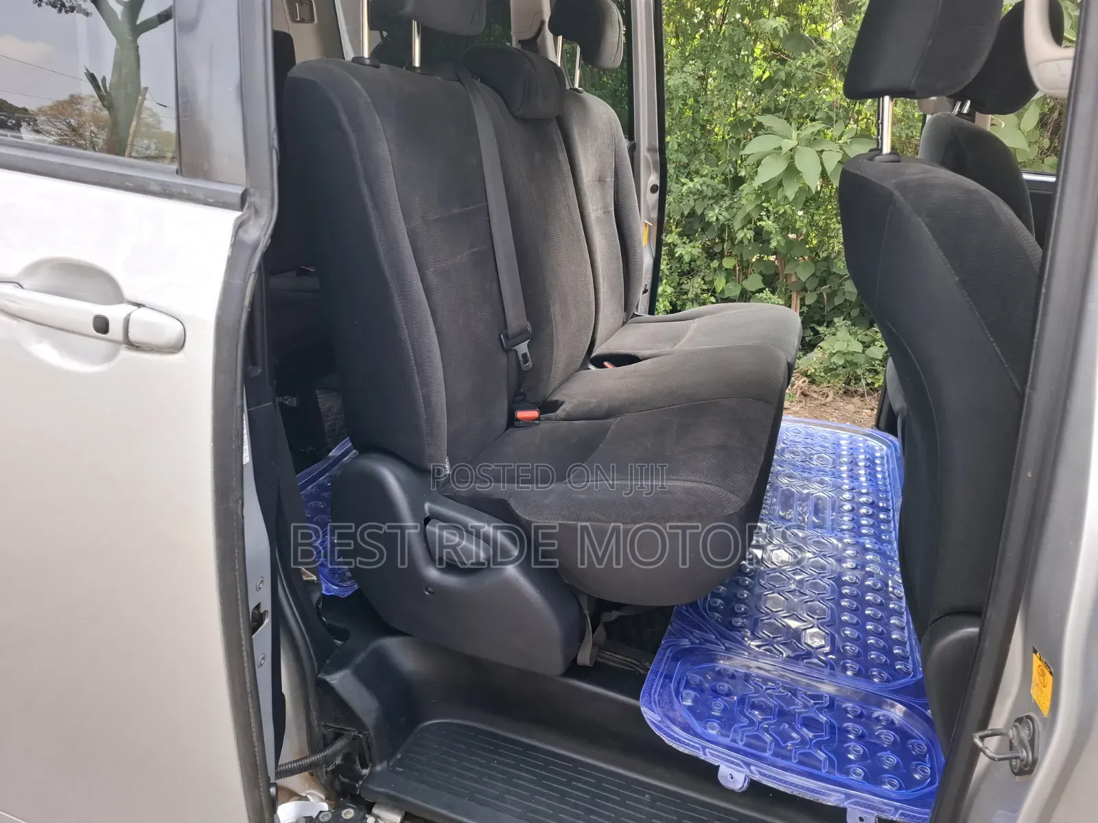 Toyota Voxy 2013 Silver