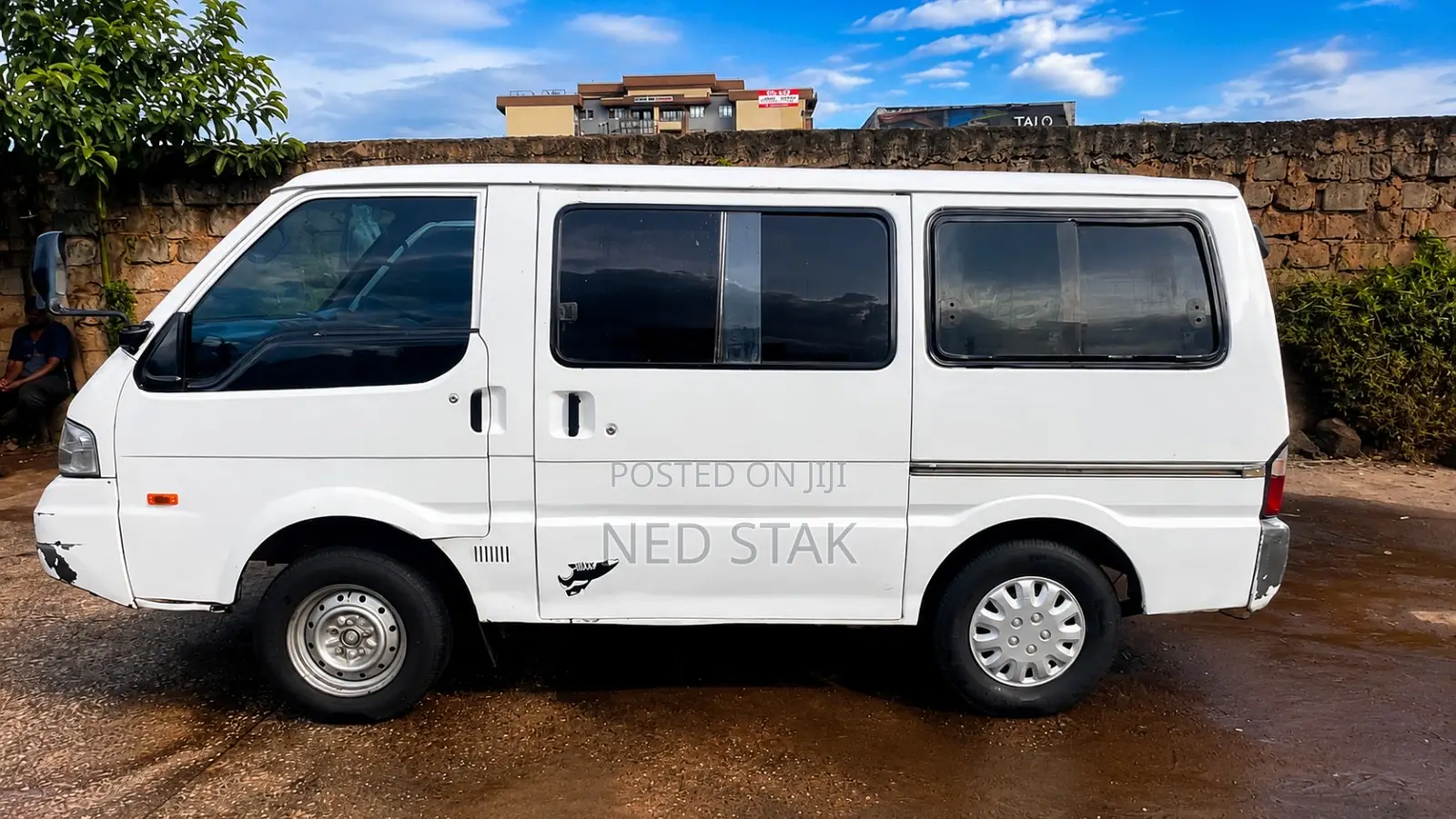 Mazda 1000 2010 White
