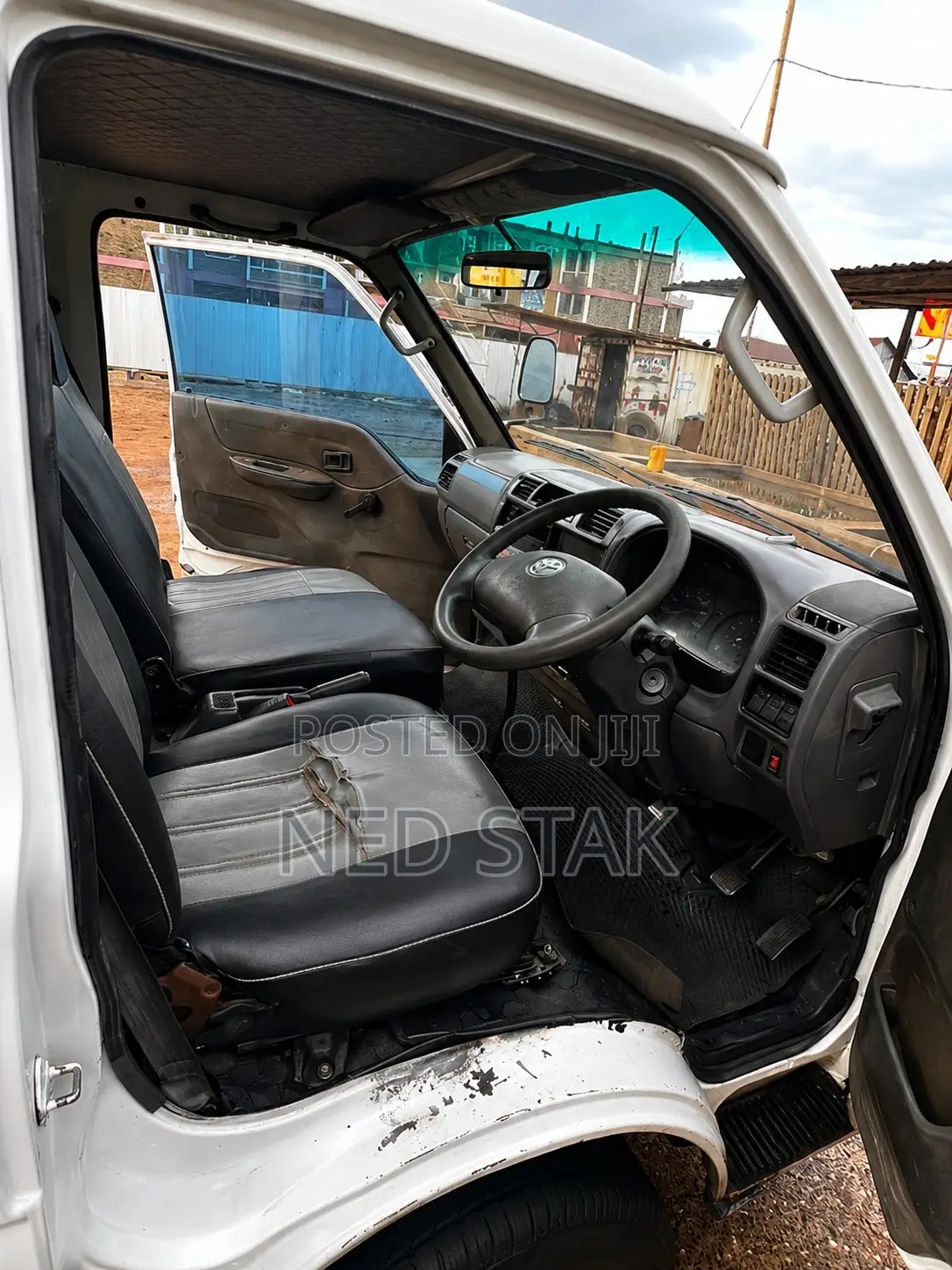 Mazda 1000 2010 White