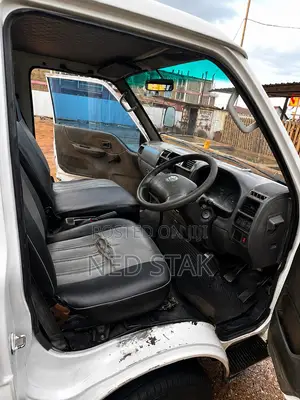 Mazda 1000 2010 White
