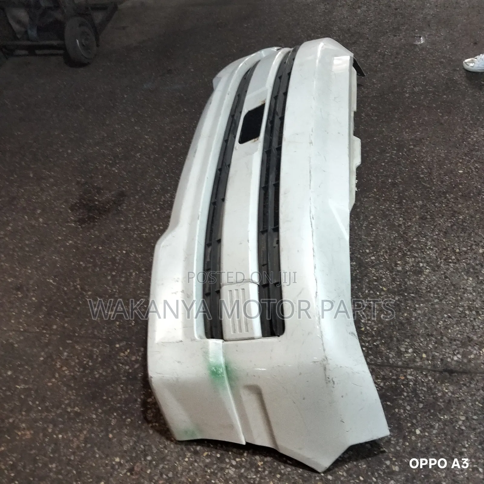 Toyota Voxy Model 2002/2003 Front Bumper, Clean Ex Japan