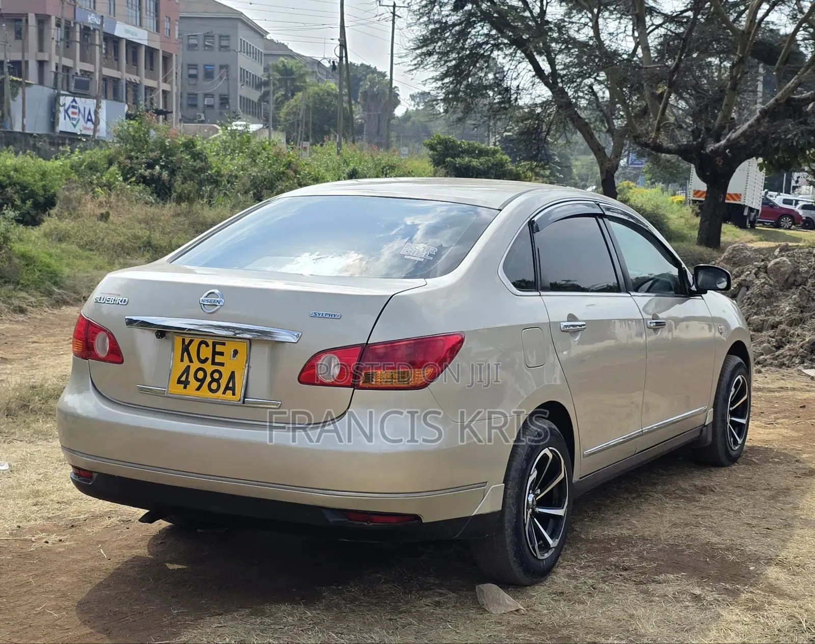 Nissan Bluebird 2008 Beige