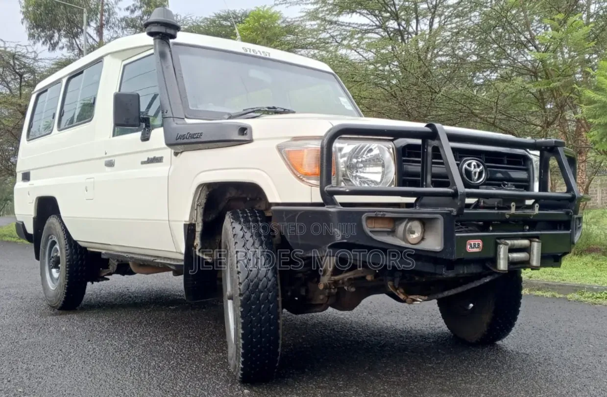Toyota Land Cruiser 2020 White