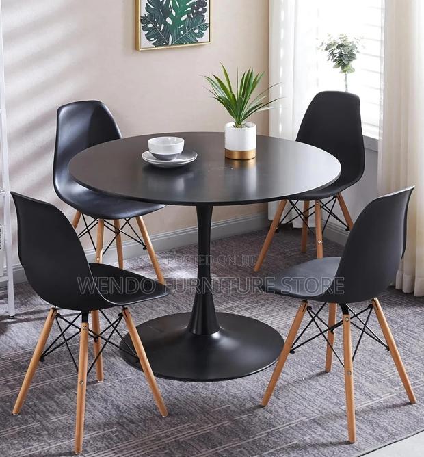 Dining Set; Four Seaters Round Eames Restaurant Dining Set