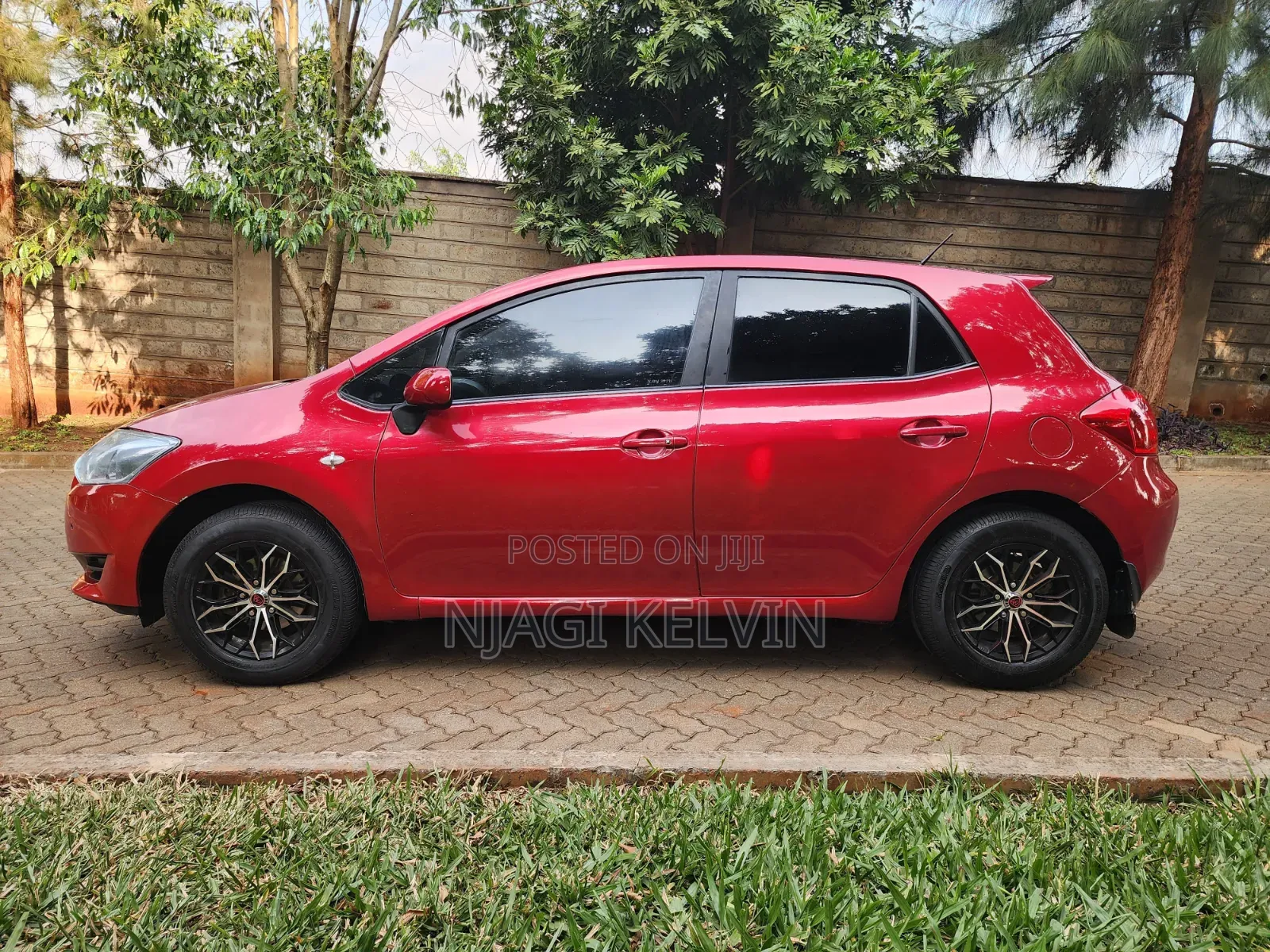 Toyota Auris 2007 Red