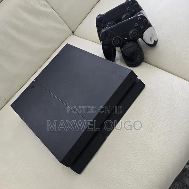 Play Station 4 - 500GB - main view