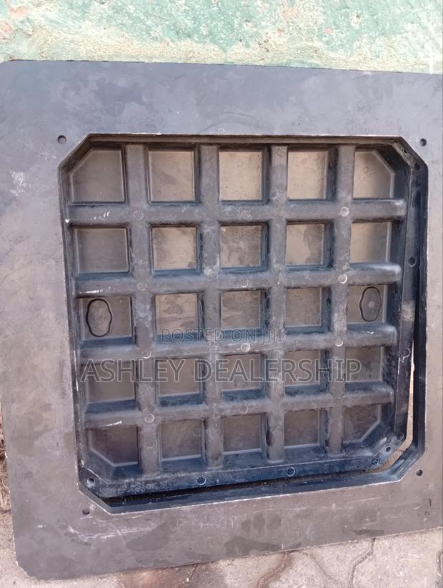 Reinforced Lockable Manhole 600*600mm - thumbnail 3