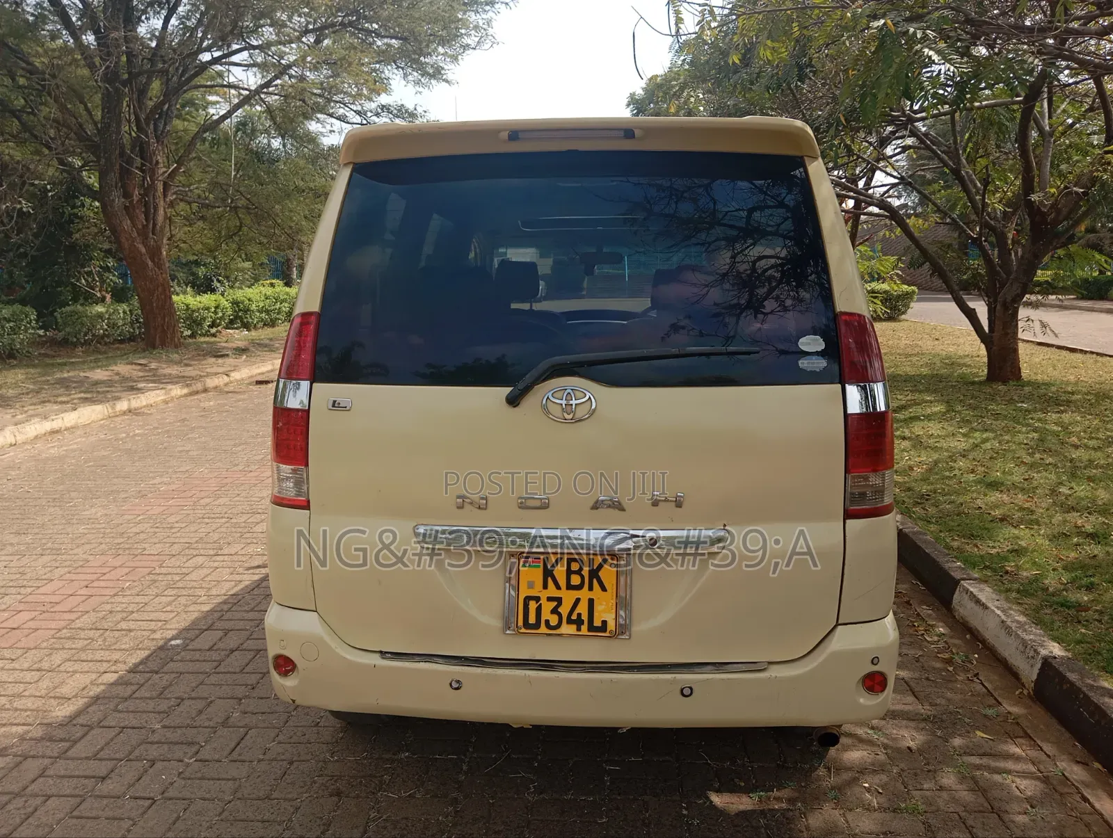 Toyota Noah 2003 Yellow