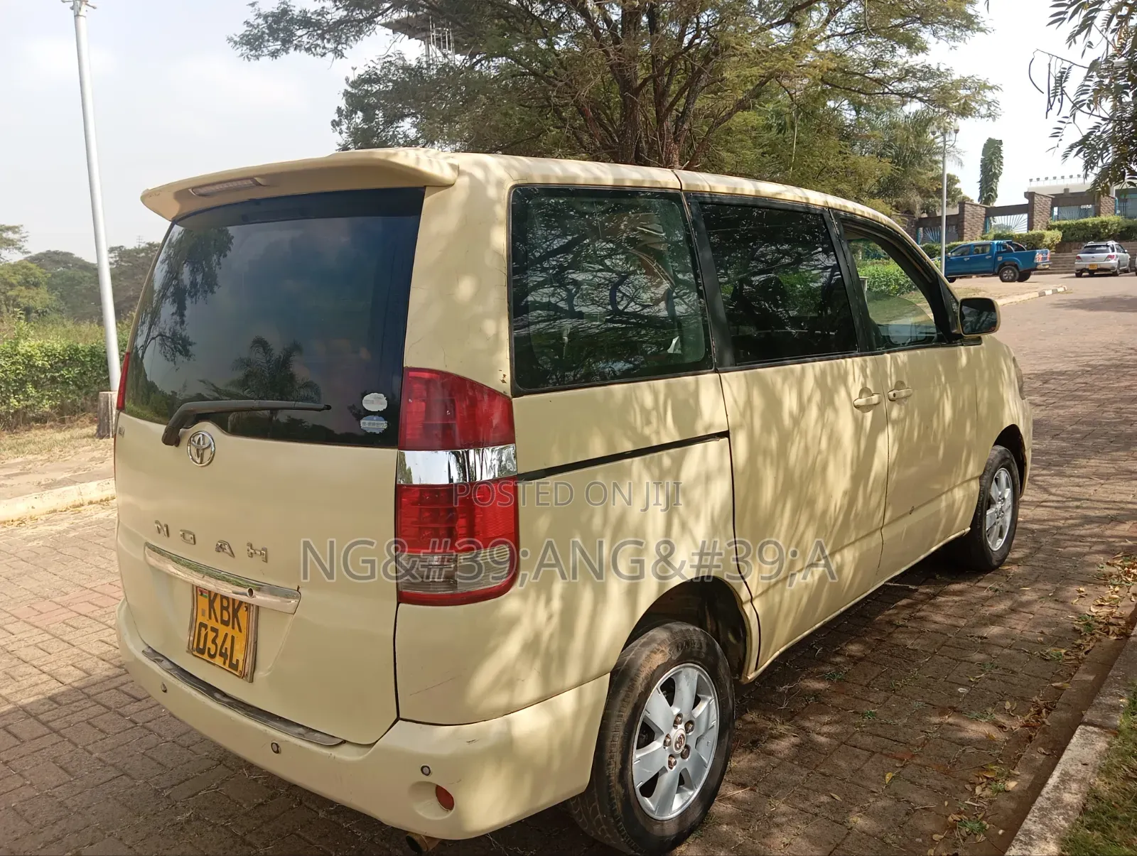 Toyota Noah 2003 Yellow
