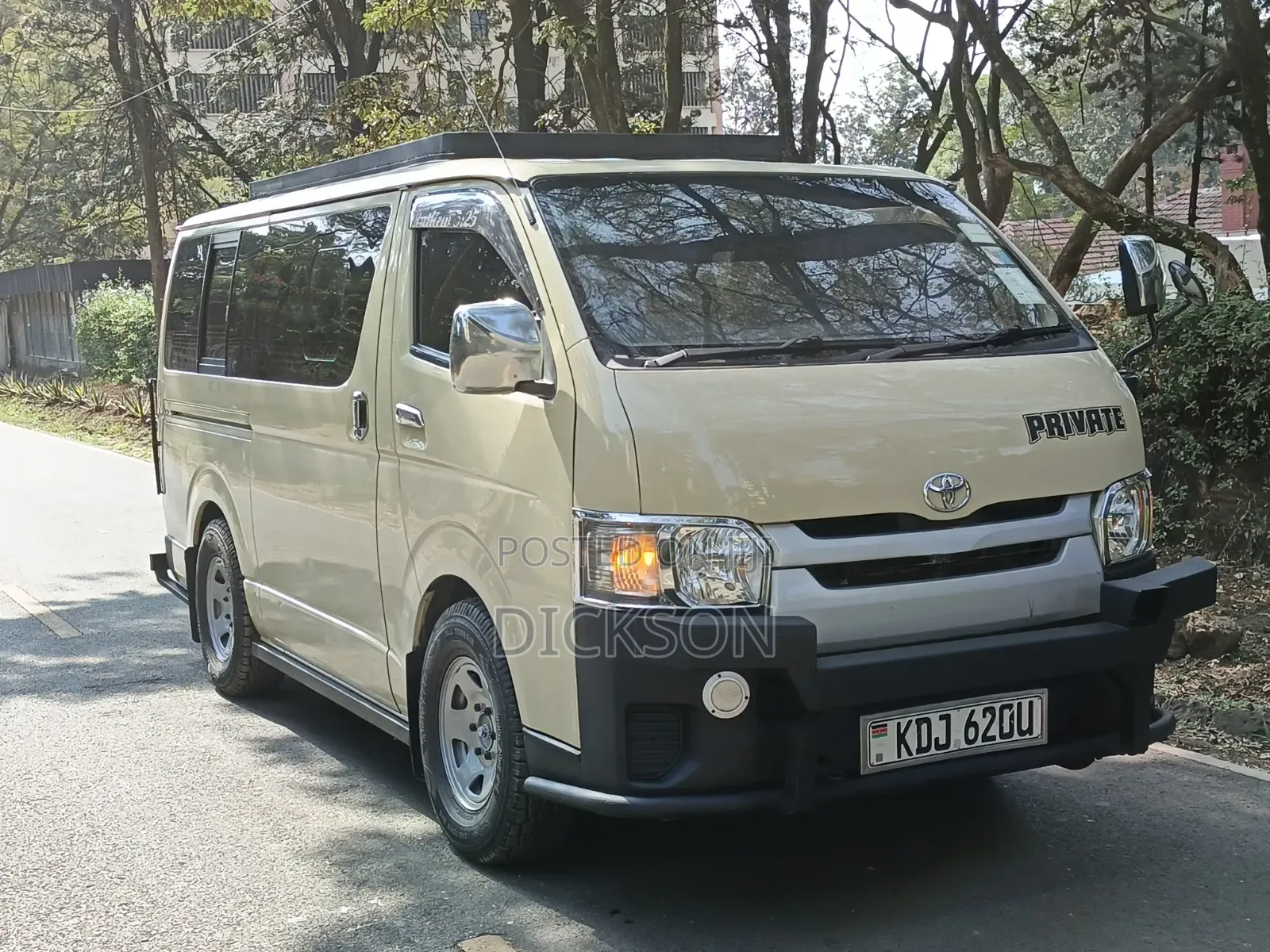 Toyota HiAce 2015 Gold