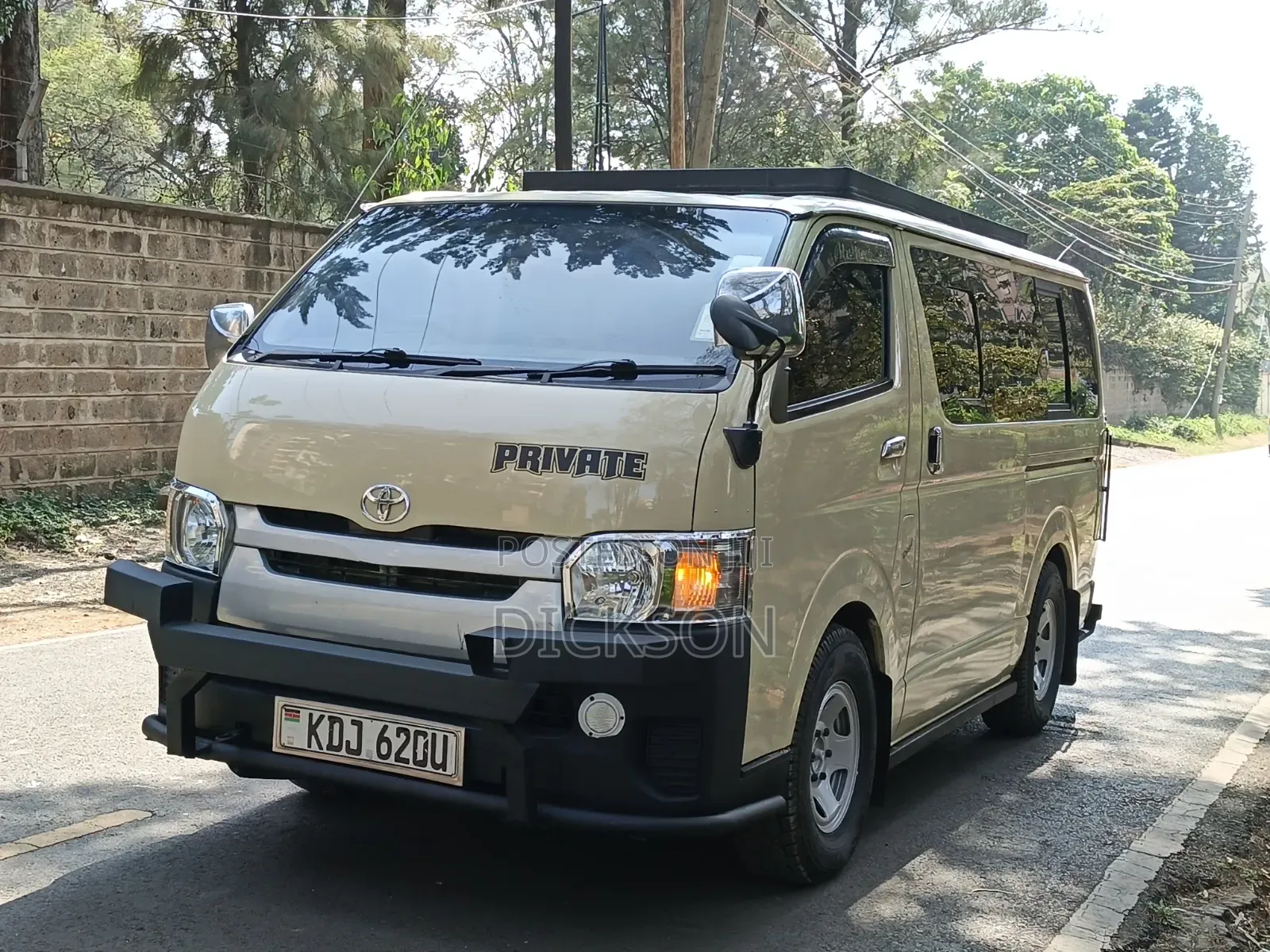 Toyota HiAce 2015 Gold