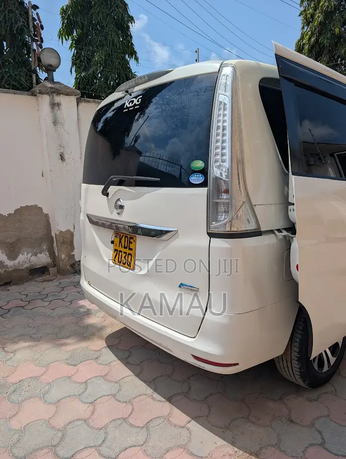 Nissan Serena 2015 White