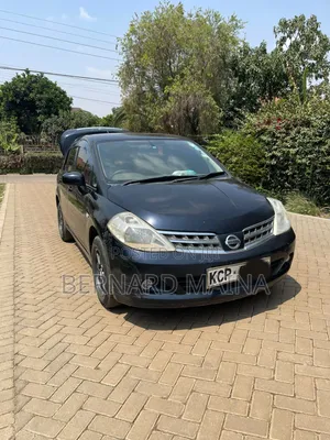 Nissan Tiida 2010 Black
