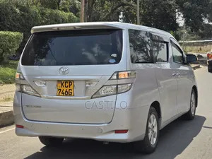 Toyota Vellfire 2010 Silver