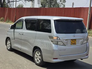 Toyota Vellfire 2010 Silver