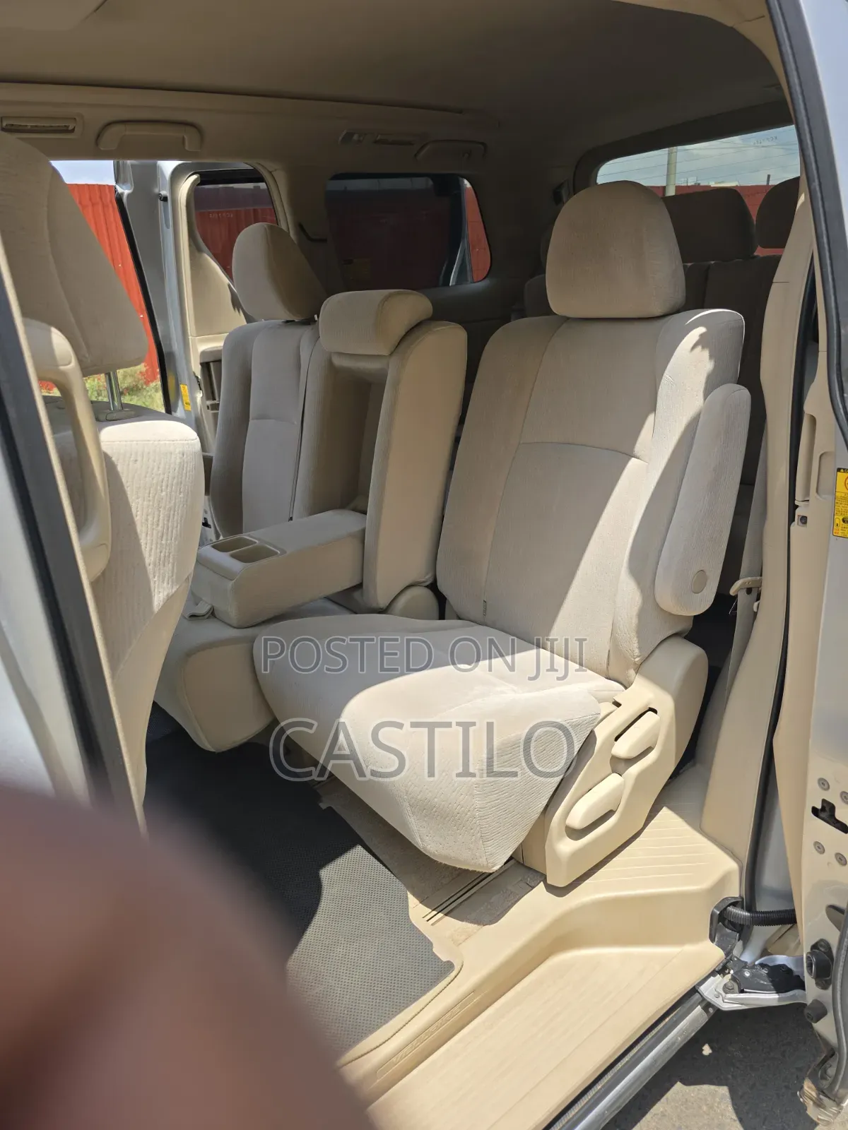 Toyota Vellfire 2010 Silver