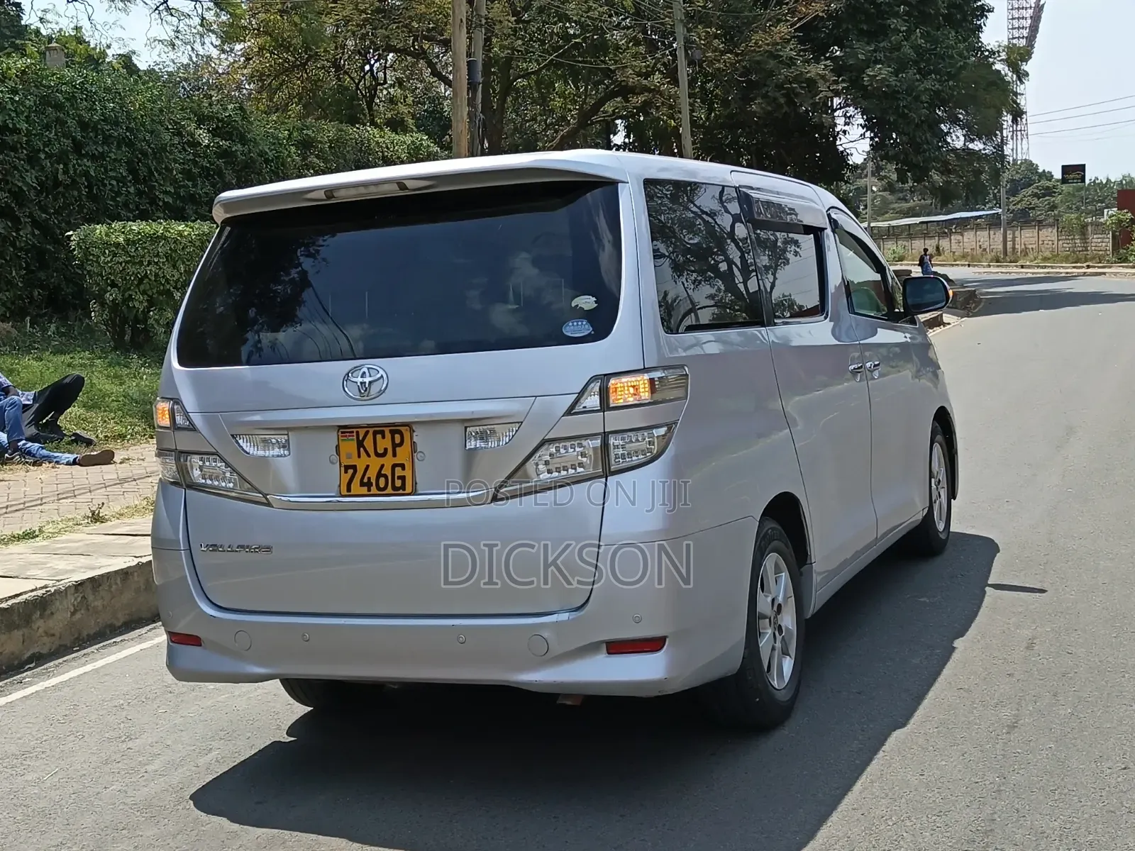 Toyota Vellfire 2011 Silver