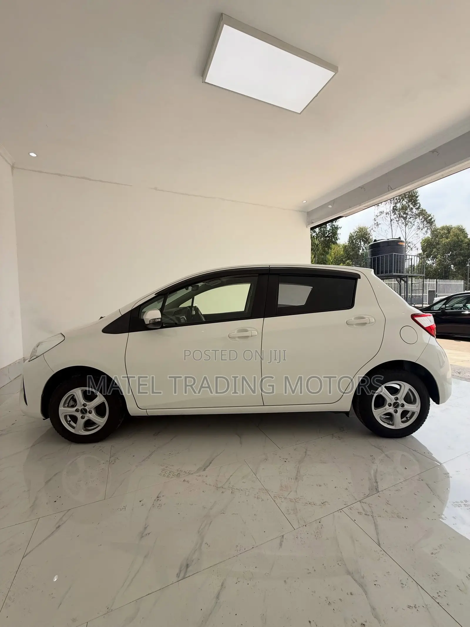 Toyota Vitz 1.0 FWD 5dr 2019 White