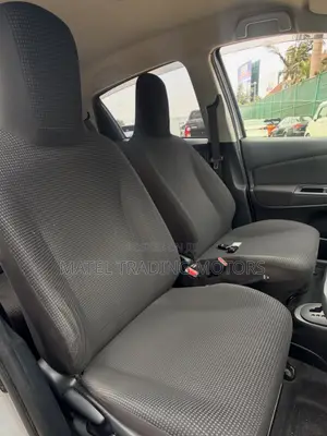 Toyota Vitz 1.0 FWD 5dr 2019 White