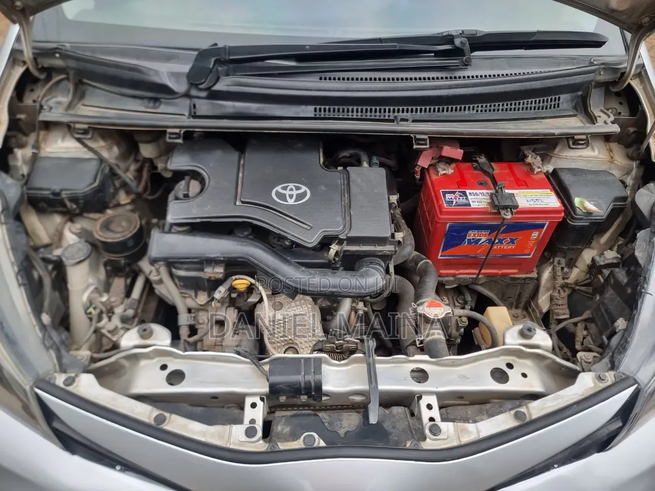 Toyota Vitz 2015 Silver
