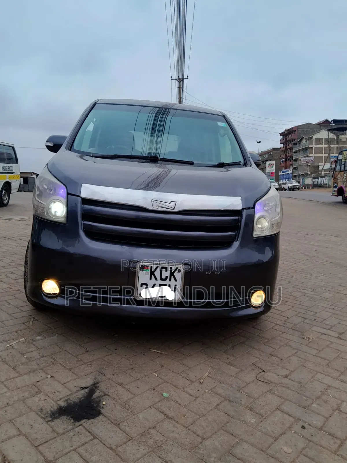 Toyota Noah 2010 Black