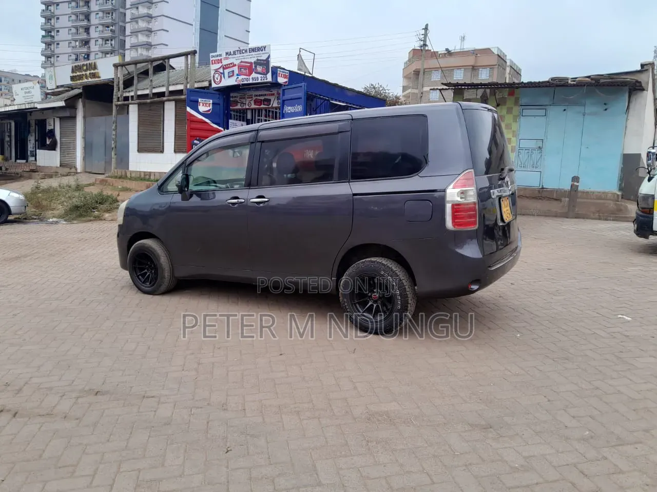 Toyota Noah 2010 Black