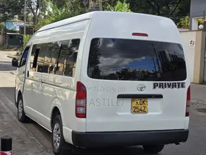 Toyota HiAce 2017 White