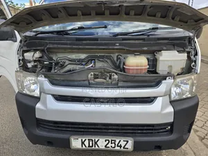 Toyota HiAce 2017 White
