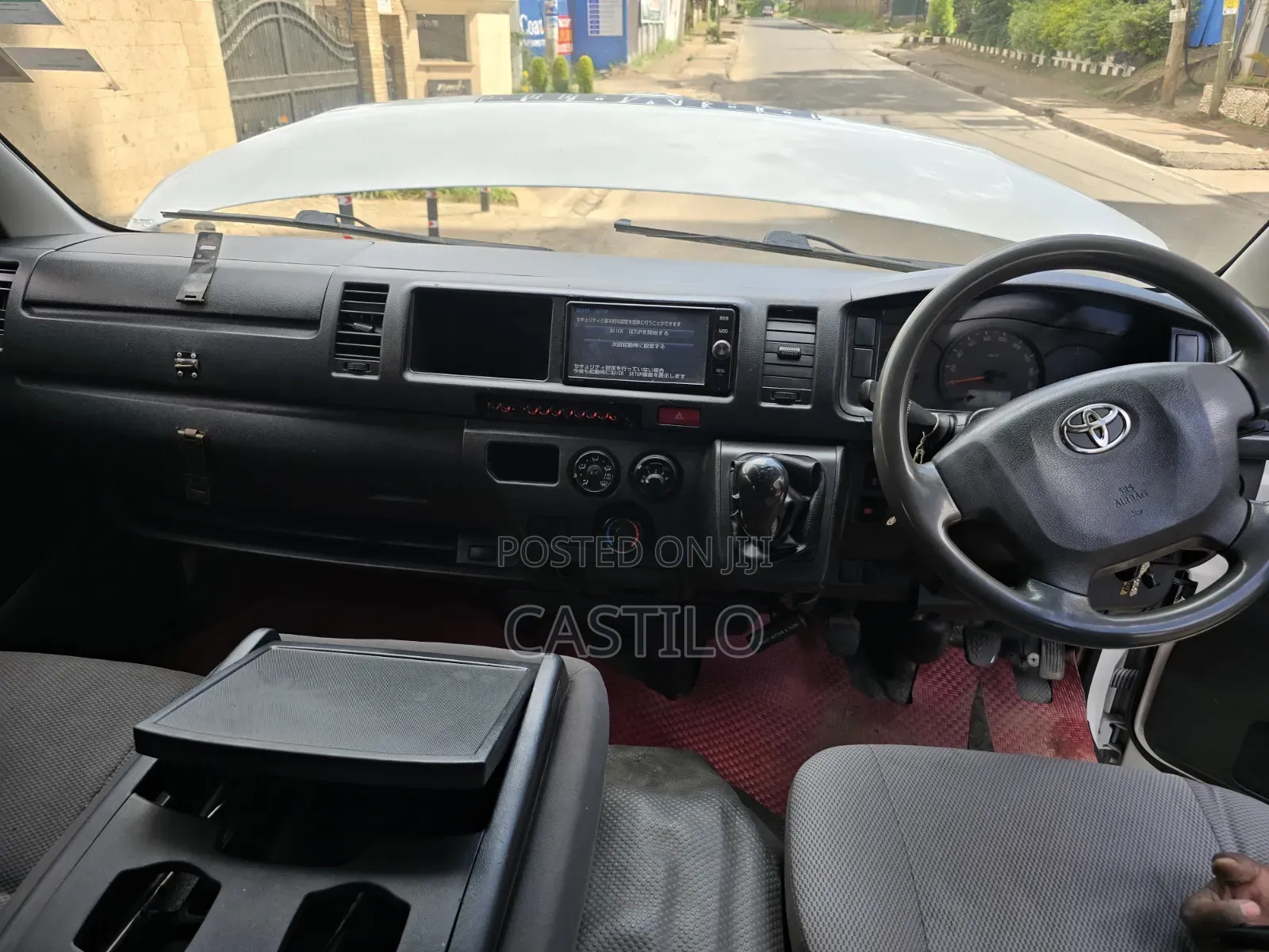 Toyota HiAce 2017 White