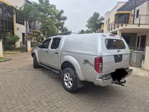 Nissan Navara 2006 Gray