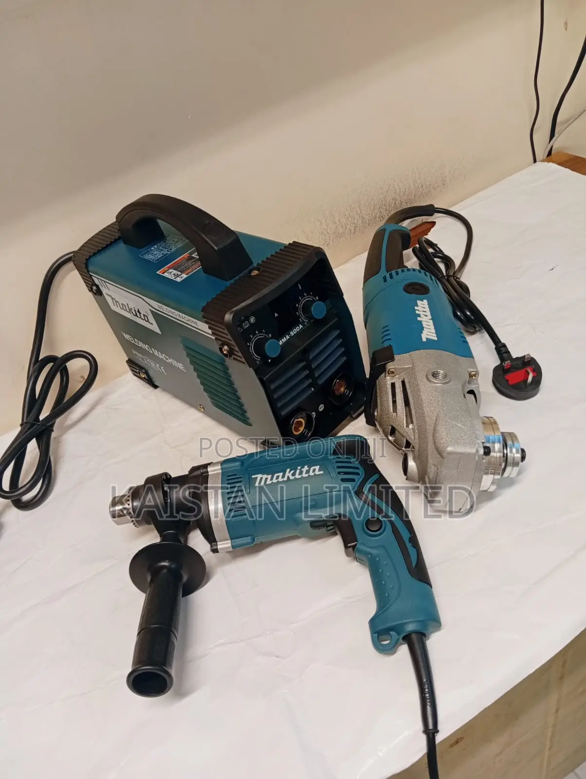 Makita 3-in-1 : Welder 500, 9-Inch Grinder, Electric Impact Drill