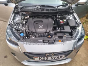 Mazda Demio 2017 Silver