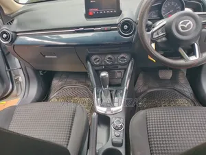 Mazda Demio 2017 Silver