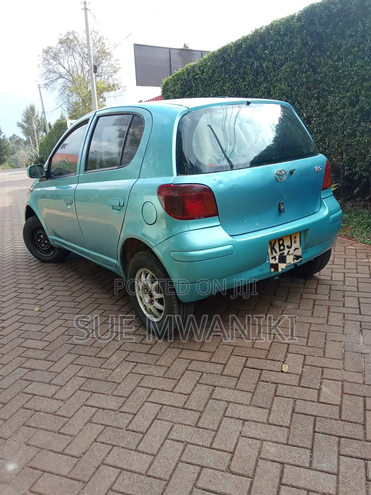 Toyota Vitz 2002 Blue