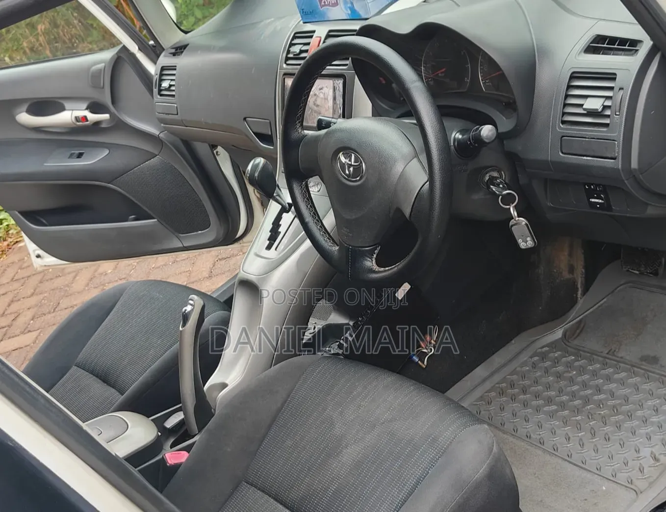 Toyota Auris 2009 White