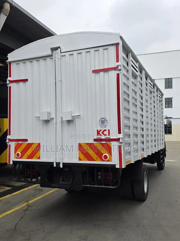 Isuzu FRR ( 12 Tonnes Lorry) - thumbnail 3