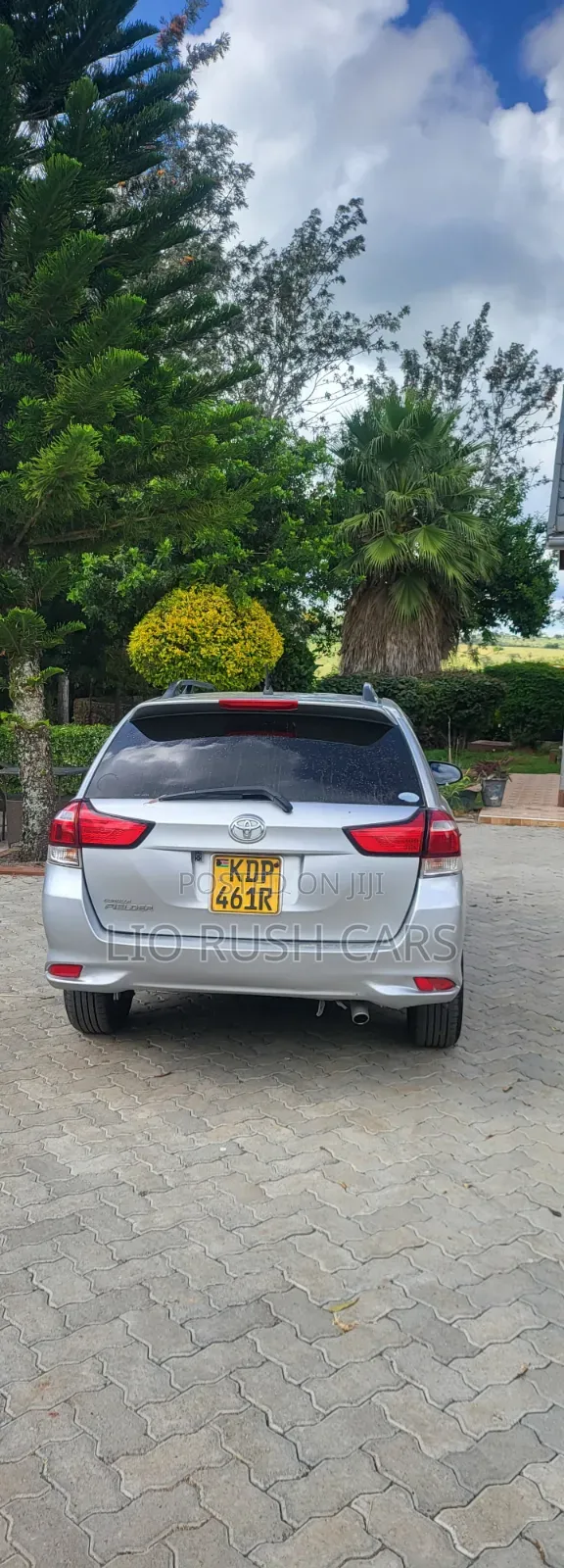 Toyota Corolla Fielder 2017 Silver